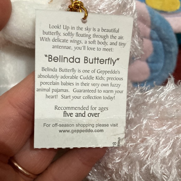 Geppeddo butterfly porcelain face doll - Picture 3 of 4